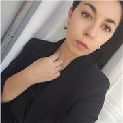 Laureata in Tecnica vocale al conservatorio da lezioni di Canto moderno/jazz/soul/pop